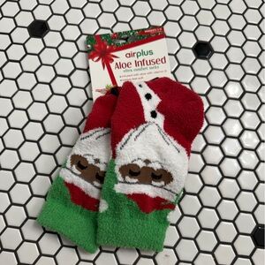 New Airplus Aloe Infused Santa Socks size 5-11